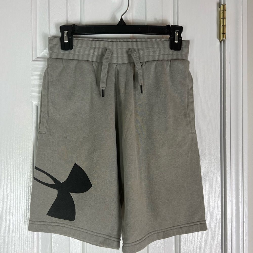 Underarmour Grey Shorts Size Small